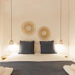 Bravissimo Placa Del Vi, Authentic Historic Apartment *