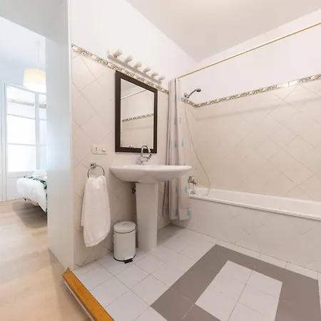 Bravissimo Plaça Del Vi, Authentic Historic *