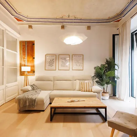 Bravissimo Plaça Del Vi, Authentic Historic