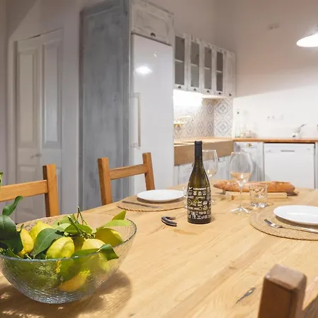 Bravissimo Placa Del Vi, Authentic Historic Girona