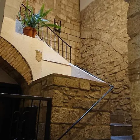 Bravissimo Placa Del Vi, Authentic Historic アパート